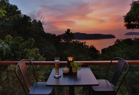 Kuang one bedroom pool villa private dining