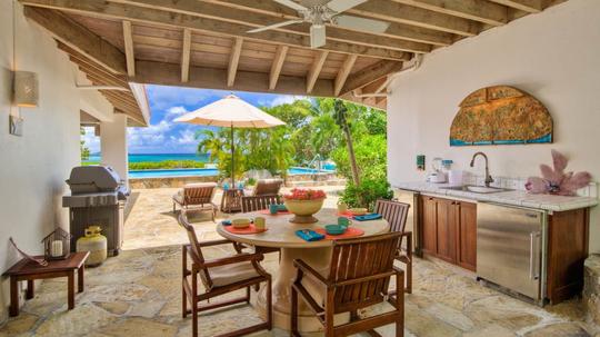 Sea Fans - Pool Bar 